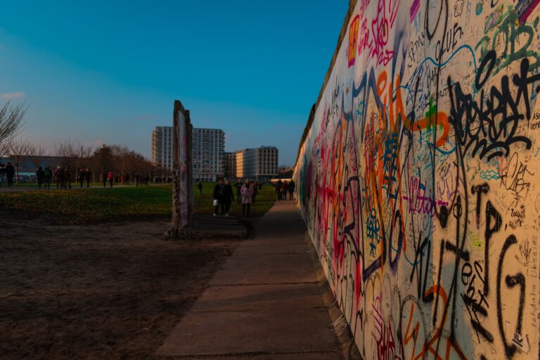 Reststück der Berliner Mauer, Teil der Eastside Gallery